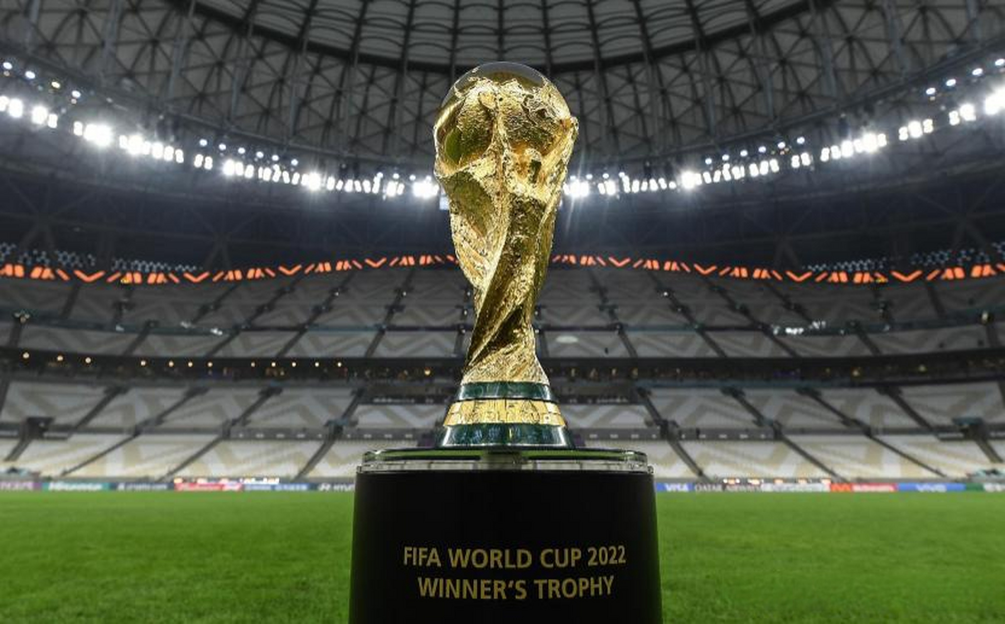 舞台上的球 舞台上的球